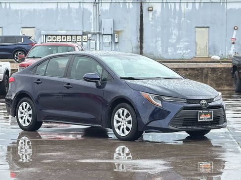 Used 2024 Toyota Corolla LE FWD image 8