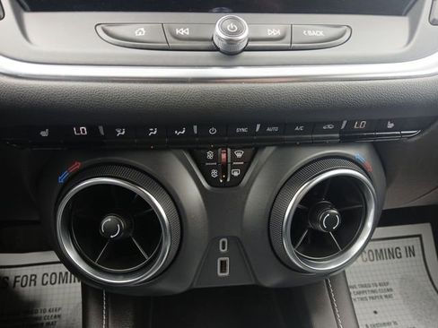 Used 2025 Chevrolet Blazer LT image 17