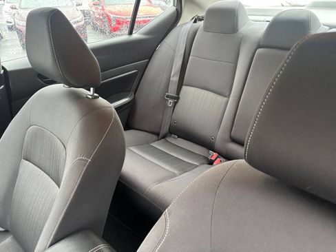 Used 2025 Nissan Altima 2.5 SV FWD image 34