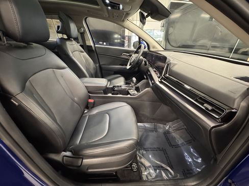 Certified 2025 Kia Sportage SX image 29