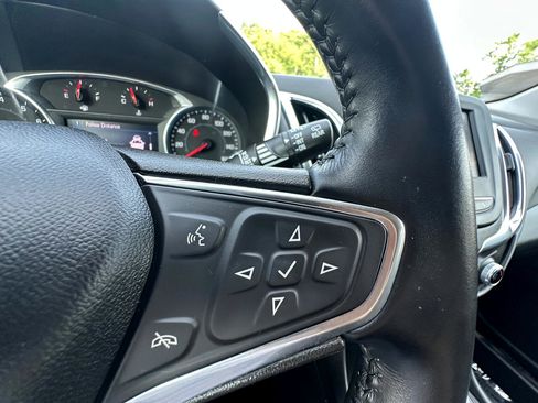 Used 2021 Chevrolet Equinox LT image 30