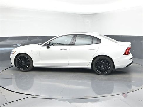 Used 2024 Volvo S60 T8 Ultimate image 6