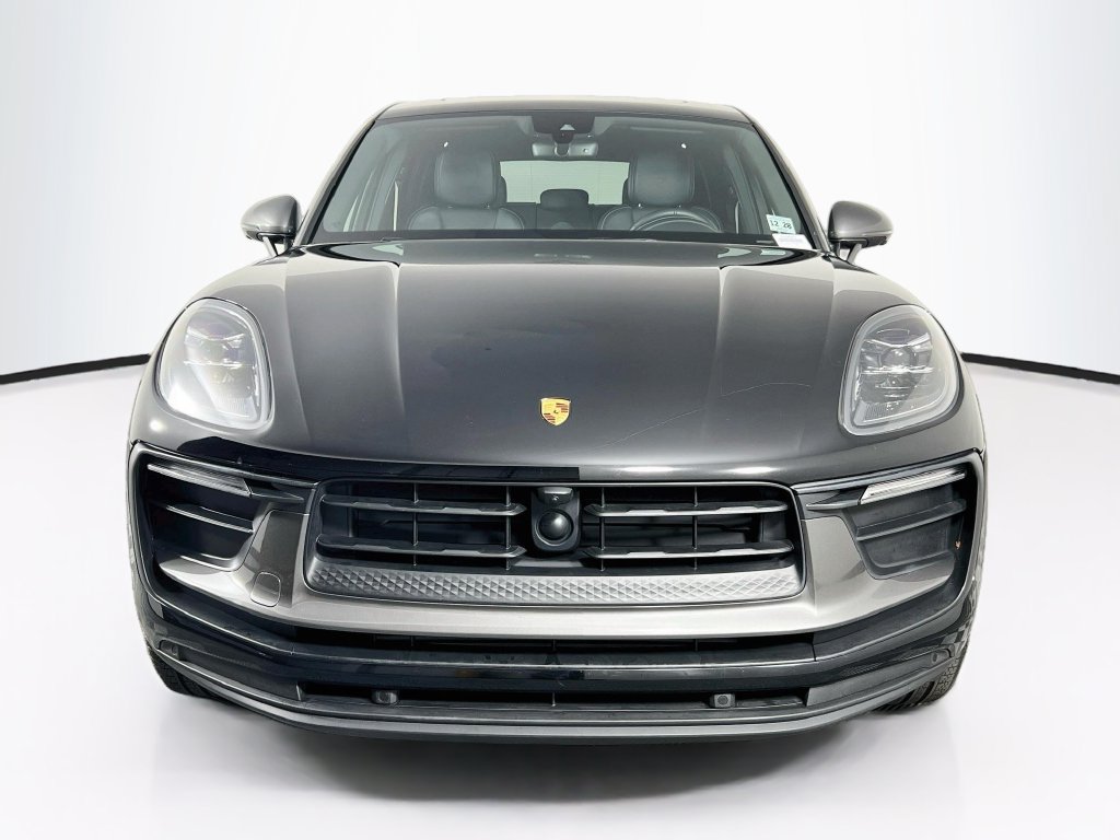 Certified 2024 Porsche Macan Turbo AWD/4WD image 6
