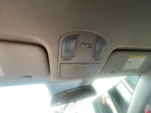 Used 2017 Hyundai Elantra SE image 16