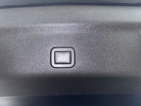 Used 2025 Chevrolet Tahoe LT AWD/4WD image 15