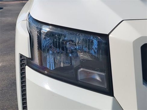 Used 2023 Nissan Frontier SV w/ SV Convenience Package image 10