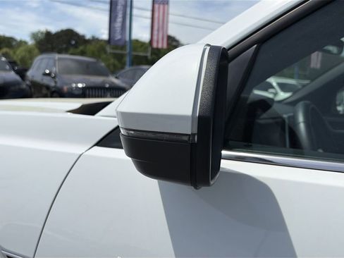 Used 2024 Volkswagen Atlas Cross Sport SE FWD image 12