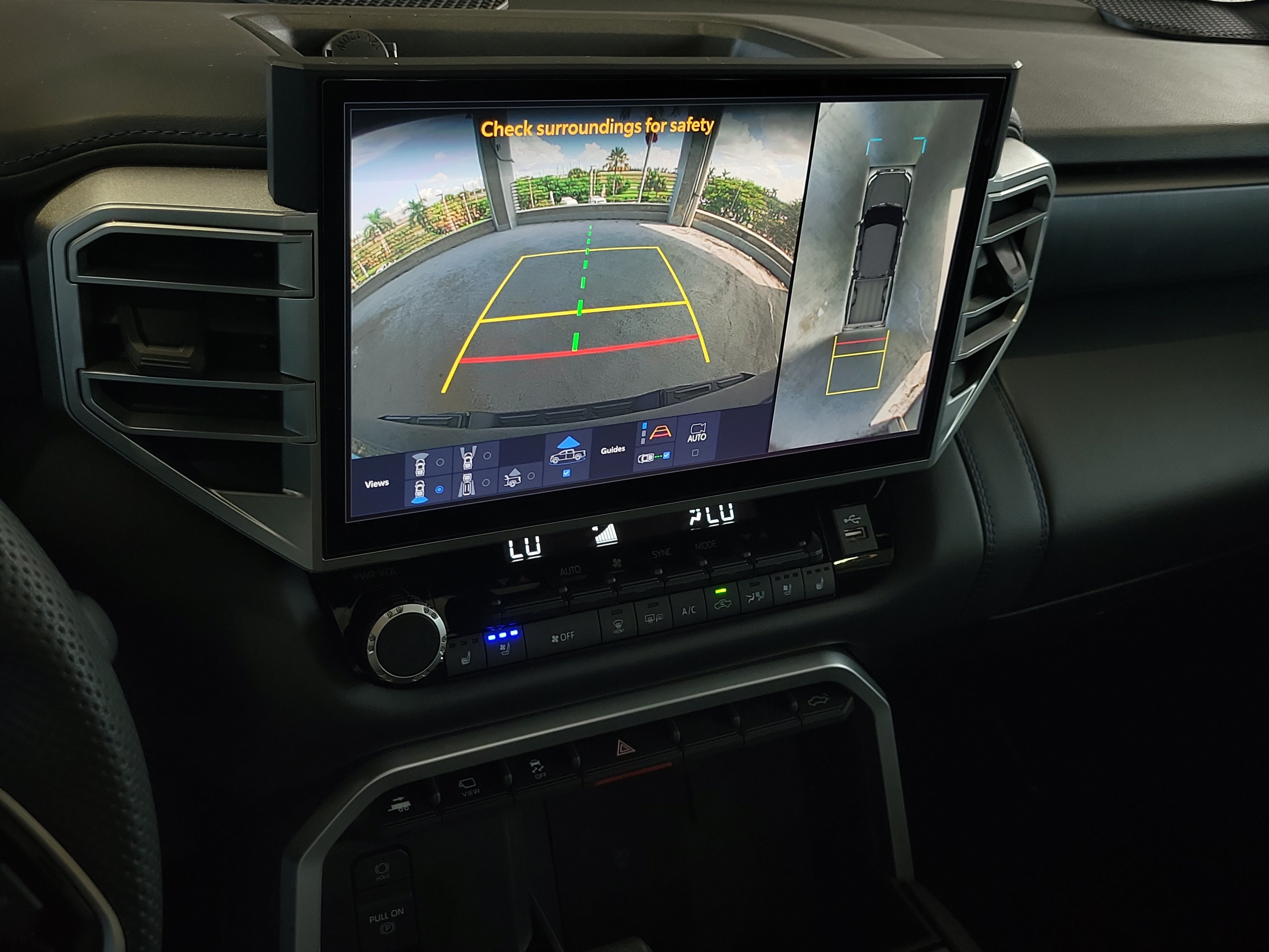 Used 2025 Toyota Tundra Platinum AWD/4WD image 27