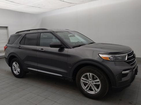 Used 2020 Ford Explorer XLT w/ Equipment Group 202A AWD/4WD image 11