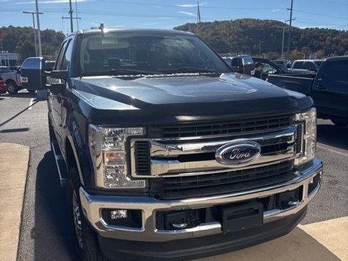 Used 2019 Ford F250 XLT w/ XLT Premium Package image 4