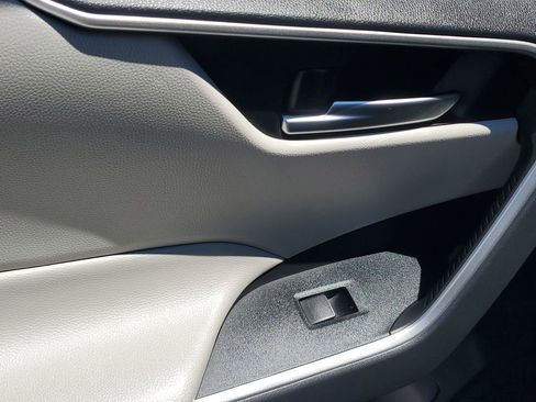 Used 2021 Toyota RAV4 XLE Premium image 46