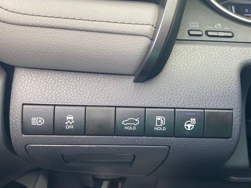 Used 2022 Toyota Camry XLE w/ Navigation Upgrade Package FWD image 25