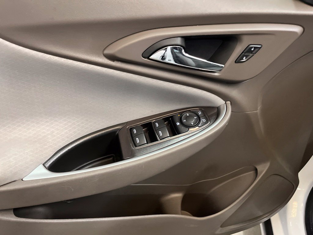 Used 2025 Chevrolet Malibu LT FWD image 21