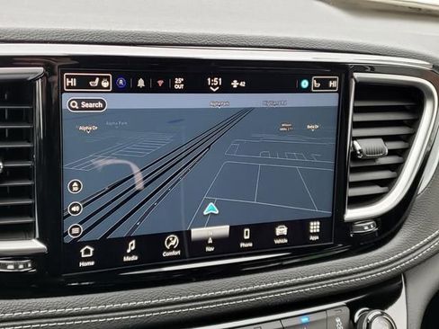 New 2026 Chrysler Pacifica Limited w/ Trailer Tow Group image 7