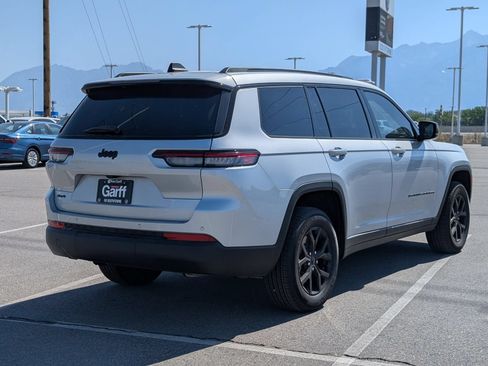 Used 2025 Jeep Grand Cherokee L Altitude AWD/4WD image 3
