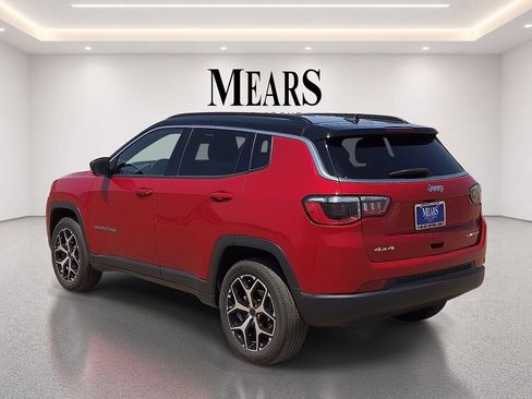 Used 2025 Jeep Compass Limited AWD/4WD image 3