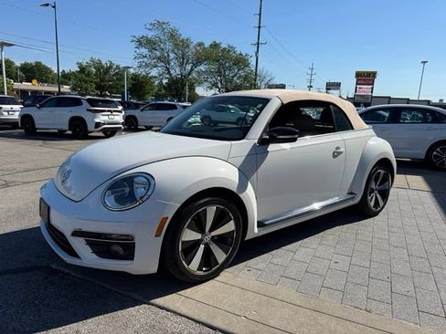Used 2013 Volkswagen Beetle 2.0T FWD image 3