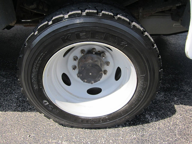 Used 2015 Ford F550 4x4 Regular Cab Super Duty image 26