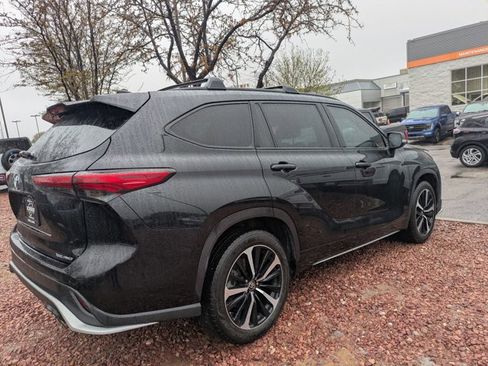 Used 2021 Toyota Highlander XSE AWD/4WD image 5