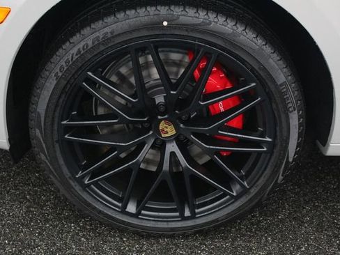 New 2026 Porsche Macan GTS image 15