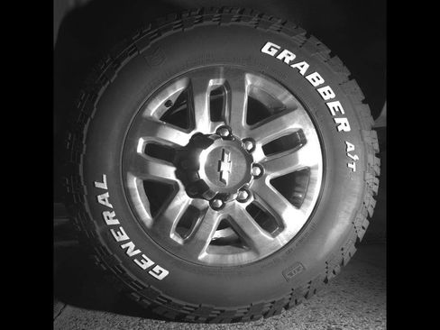 Used 2016 Chevrolet Silverado 2500 LTZ AWD/4WD image 13