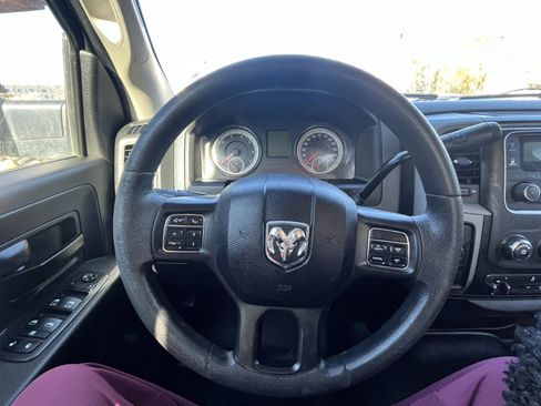 Used 2018 RAM 2500 Tradesman w/ Chrome Appearance Group image 17