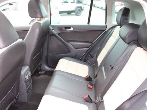 Used 2017 Volkswagen Tiguan Wolfsburg Edition AWD/4WD image 19