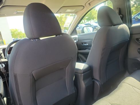 Certified 2025 Nissan Kicks SV FWD image 18