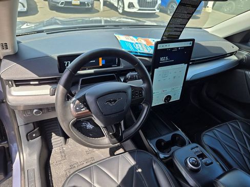 Used 2021 Ford Mustang Mach-E Select w/ Comfort/Technology Package RWD image 6