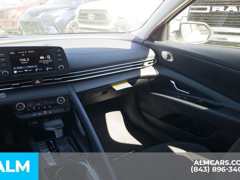 Certified 2025 Hyundai Elantra Blue image 17