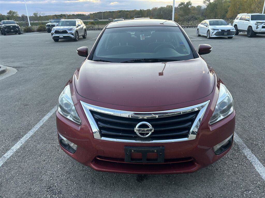 Used 2015 Nissan Altima 2.5 SV w/ Convenience Package FWD image 2