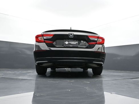 Used 2018 Honda Accord EX image 29