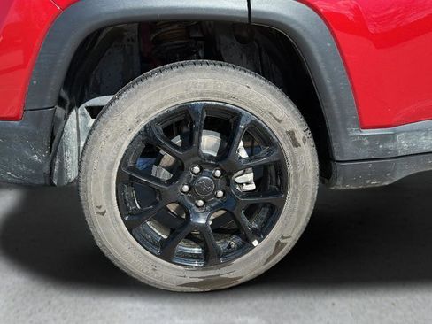 Used 2025 Jeep Compass Latitude w/ Altitude Special Edition image 13