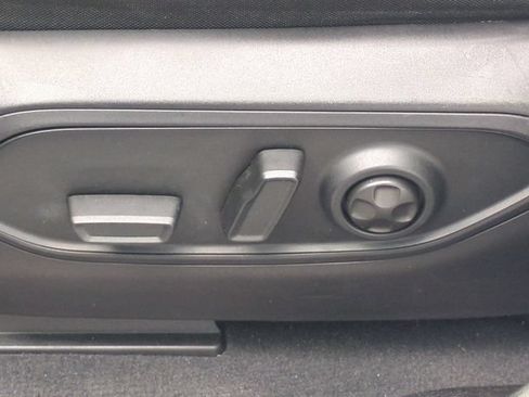 Used 2022 Jeep Grand Cherokee Altitude AWD/4WD image 17