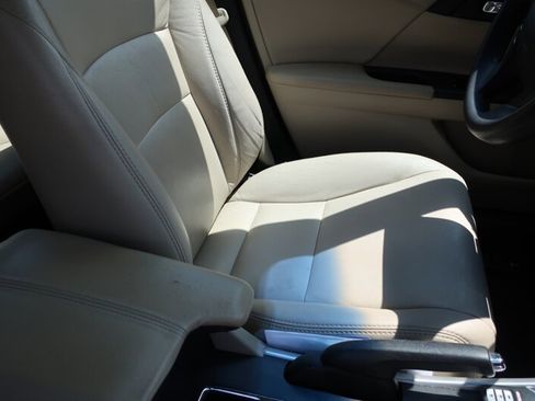 Used 2013 Honda Accord EX image 26