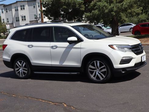 Used 2016 Honda Pilot Touring image 2