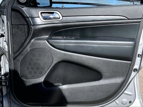 Used 2021 Jeep Grand Cherokee Laredo X image 19