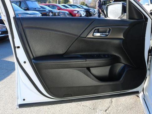 Used 2017 Honda Accord Sport Special Edition image 9