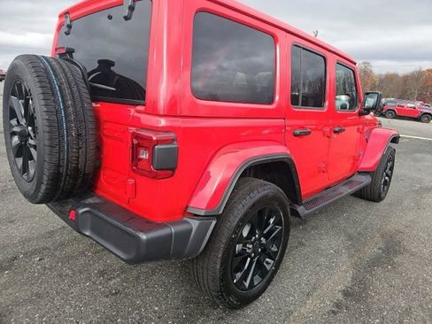 Used 2025 Jeep Wrangler Unlimited Sahara image 5