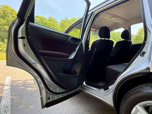 Used 2015 Subaru Forester 2.5i Premium w/ All-Weather Package AWD/4WD image 18