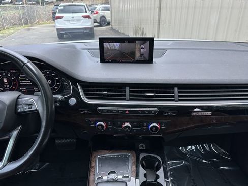 Used 2019 Audi Q7 3.0T Premium w/ Cold Weather Package image 16