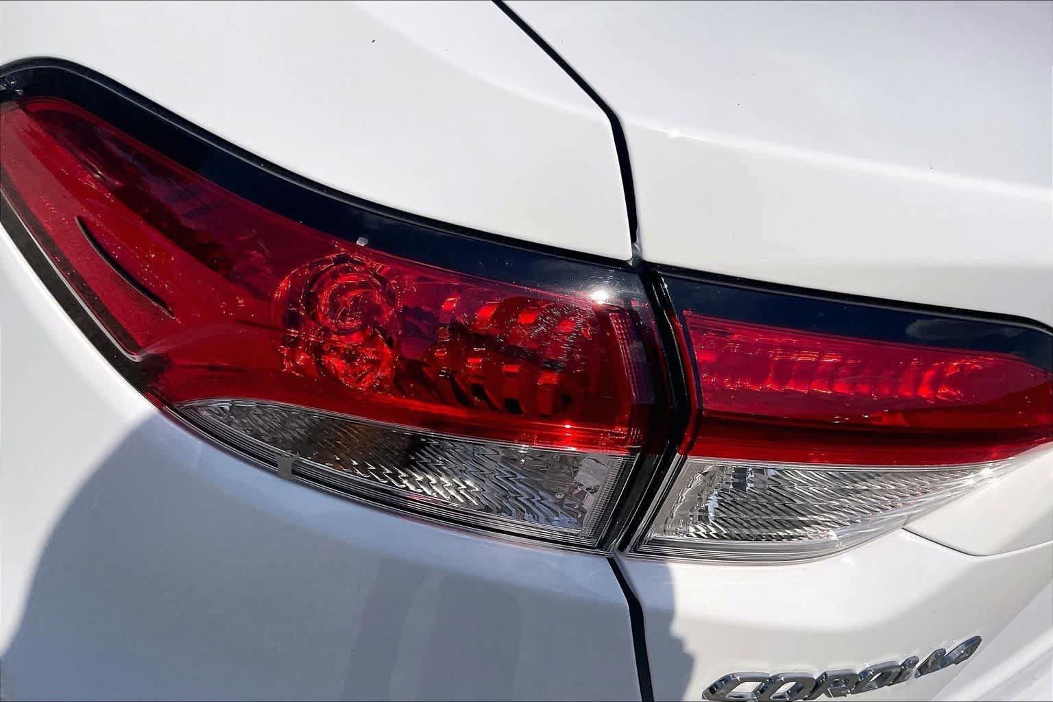 Used 2025 Toyota Corolla LE FWD image 27