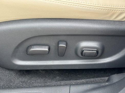 Used 2023 Nissan Murano SV image 16