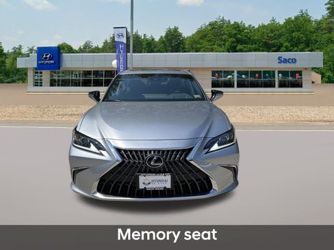 Used 2025 Lexus ES 300h w/ Technology Package image 3