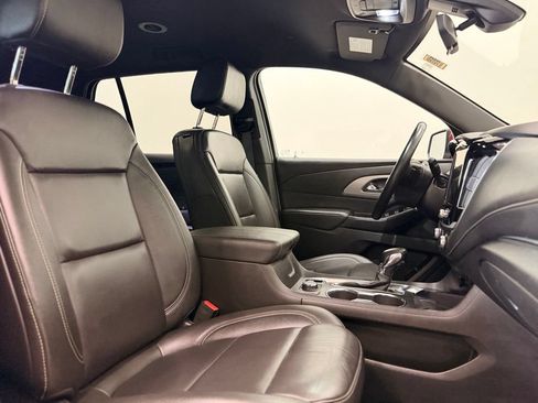 Used 2023 Chevrolet Traverse LT AWD/4WD image 19
