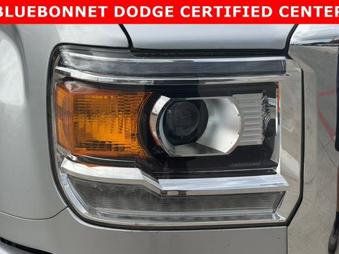 Used 2019 GMC Sierra 2500 Denali w/ Duramax Plus Package AWD/4WD image 14