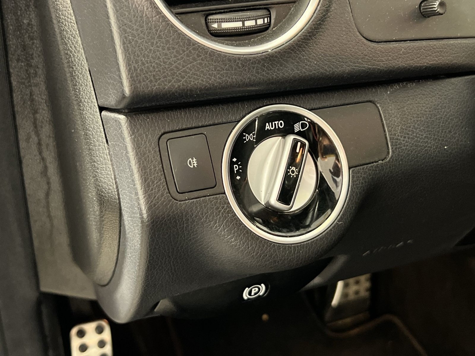 Used 2012 Mercedes-Benz C 300 4MATIC Sedan image 31