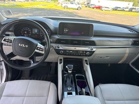 Used 2022 Kia Telluride EX w/ EX Premium Package FWD image 11
