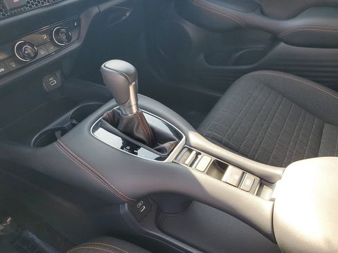 Certified 2025 Honda HR-V Sport image 30