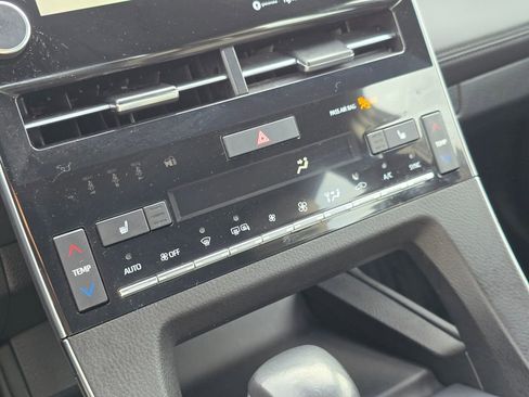 Used 2021 Toyota Avalon XSE image 30